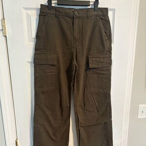 Zara Women’s Cargo Pants in Olive